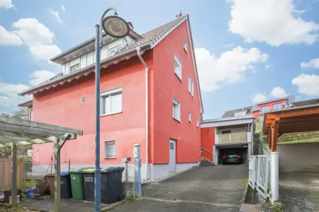 Straßenansichtder Immobilien: Charmantes 2-Familienhaus in Remchingen-Wilferdingen (Foto)