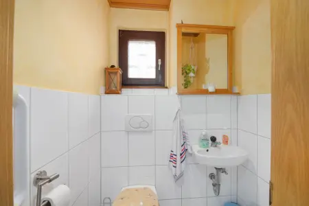 Separates WC EGder Immobilien: Charmantes 2-Familienhaus in Remchingen-Wilferdingen (Foto)