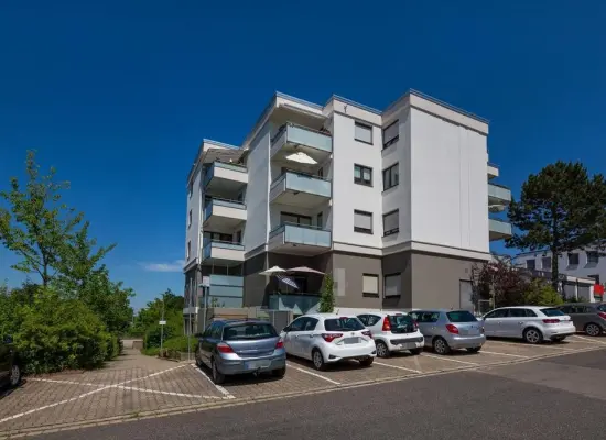 Hausansichtder Immobilien: Großzügige und gepflegte 3,5-Zi-Whg auf dem Sonnenhof mit Balkon - ideal für Alt und Jung! (Foto)