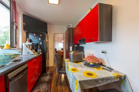 Kücheder Immobilien: Großzügige und gepflegte 3,5-Zi-Whg auf dem Sonnenhof mit Balkon - ideal für Alt und Jung! (Foto)