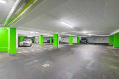 Tiefgarageder Immobilien: Über den Dächern von Pforzheim arbeiten! (Foto)