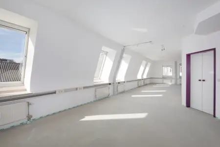 Büroflächeder Immobilien: Über den Dächern von Pforzheim arbeiten! (Foto)