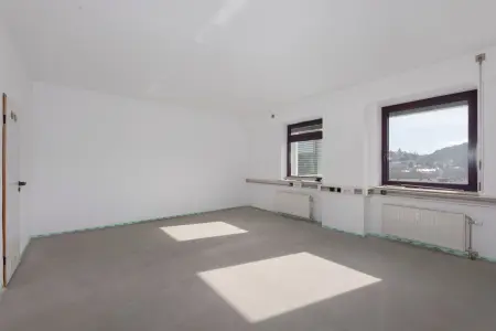 Büroflächeder Immobilien: Über den Dächern von Pforzheim arbeiten! (Foto)