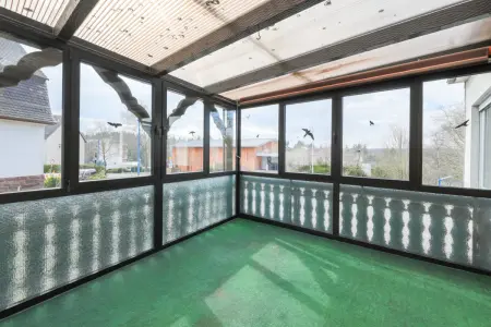 Überdachte Terrasse EGder Immobilien: Älteres Wohnhaus am Kurpark (Foto)