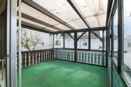 der Immobilien: Älteres Wohnhaus am Kurpark (Foto)