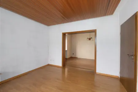 Wohnzimmer/Zimmer EGder Immobilien: Älteres Wohnhaus am Kurpark (Foto)