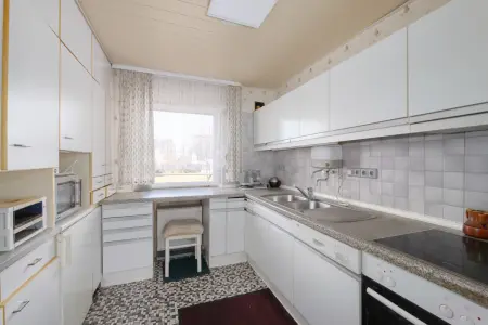 Haus links: Küche OGder Immobilien: Zwei Häuser auf großem Grundstück (Foto)