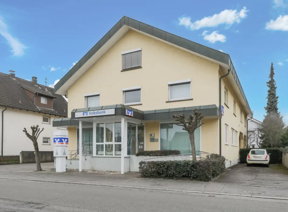 Straßenansichtder Immobilien: Vielseitige Gewerbeimmobilie mit großem Potenzial – Provisionsfrei für Käufer! (Titelbild)