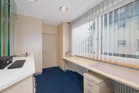 Bürofläche EGder Immobilien: Vielseitige Gewerbeimmobilie mit großem Potenzial – Provisionsfrei für Käufer! (Foto)
