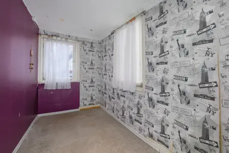 Zimmer - OG der Immobilie: Wohnen mit Geschichte: Denkmalgeschütztes Zweifamilienhaus (Foto)