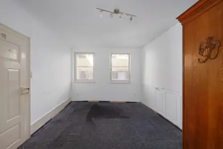 Zimmer - OGder Immobilien: Wohnen mit Geschichte: Denkmalgeschütztes Zweifamilienhaus (Foto)