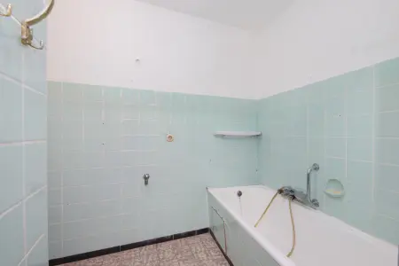 Badezimmer - OGder Immobilien: Wohnen mit Geschichte: Denkmalgeschütztes Zweifamilienhaus (Foto)