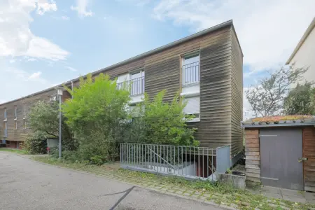 Straßenansicht der Immobilie: Südwestsonne & Loftcharme – Ihr moderner Rückzugsort mit Charakter + Energieklasse A! (Foto)