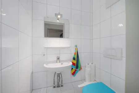 Separates WC der Immobilie: Südwestsonne & Loftcharme – Ihr moderner Rückzugsort mit Charakter + Energieklasse A! (Foto)