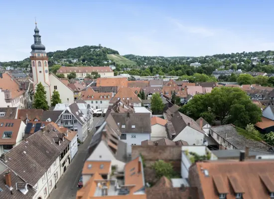 Ausblick auf Durlach mit dem Turmberg und der evangelischen Stadtkircheder Immobilien: Sichern Sie Ihre Zukunft!
Gewerbliche und wohnwirtschaftliche Gebäudemixtur im Herzen von Durlach (Foto)