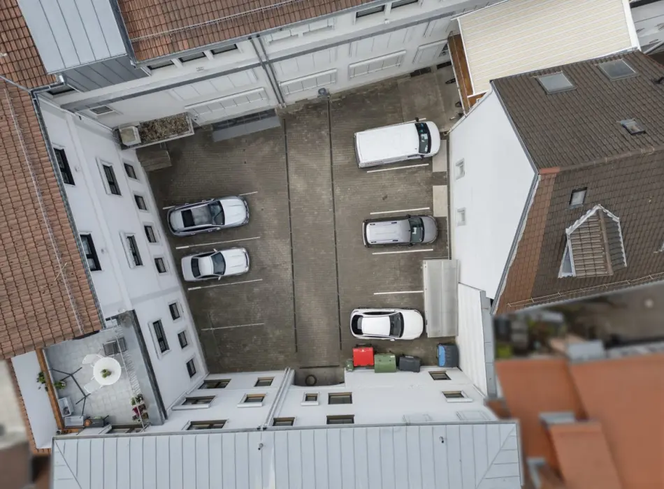 Draufsichtder Immobilien: Sichern Sie Ihre Zukunft!
Gewerbliche und wohnwirtschaftliche Gebäudemixtur im Herzen von Durlach (Titelbild)