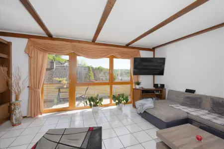 Wohzimmer OGder Immobilien: Familienfreundlich & charmant: Ihr Wohnglück in Bilfingen wartet! (Foto)