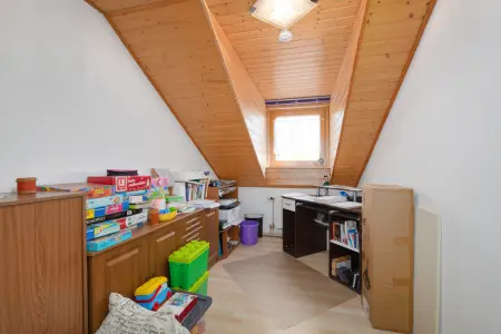 Zimmer DG der Immobilie: Familienfreundlich & charmant: Ihr Wohnglück in Bilfingen wartet! (Foto)
