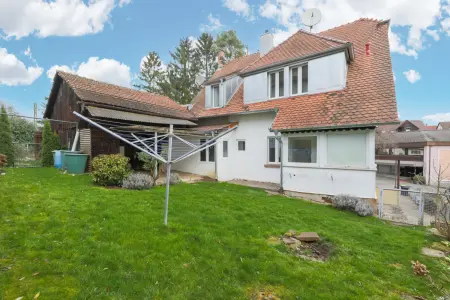 Rückansicht und Gartender Immobilien: Liebevoll renoviertes 2-Familienhaus im Herzen von Birkenfeld - ruhig und zentral! (Foto)