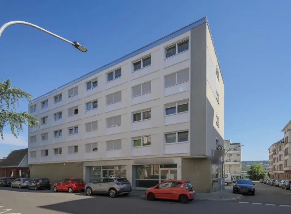 Straßenansicht der Immobilie: Vermietete 3-Zimmer-Etagenwohnung mit Loggia in Pforzheim-Nordstadt (Titelbild)