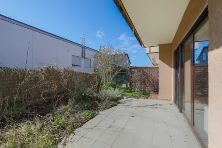 Terrasse der Immobilie: Ebenerdige 3,5-Zimmer-ETW mit Terrasse und großem Gartenanteil! (Foto)