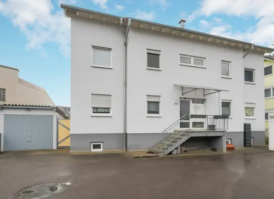Ansicht vom Innenhofder Immobilien: Attraktive 3,5-Zimmer-Wohnung in gefragter Lage! (Foto)