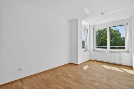 Kind der Immobilie: Hier bleiben keine Wünsche offen! Helle 4,5- Zimmer-Wohnung in Berghausen (Foto)