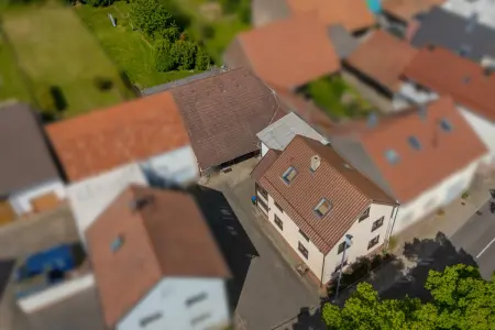 Luftansichtder Immobilien: Hier lebt Geschichte, hier beginnt Zukunft - Vielfalt unter zwei Dächern! (Foto)