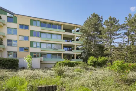 Außenansichtder Immobilien: Gepflegte 2-Zimmer-Wohnung mit Balkon in Eisingen – Ideal für Singles, Paare & Kapitalanleger! (Foto)