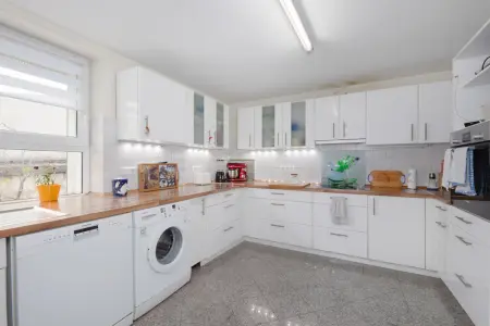 Küche EG der Immobilie: Einfamilienhaus mit großem Garten in ruhiger Lage von Dettenheim (Foto)