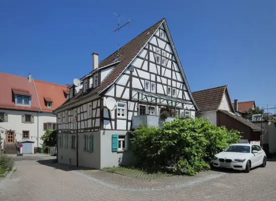 Rückansichtder Immobilien: Kapitalanleger aufgepasst! (Foto)