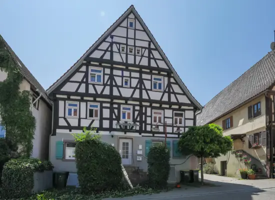 Vorderansichtder Immobilien: Kapitalanleger aufgepasst! (Foto)