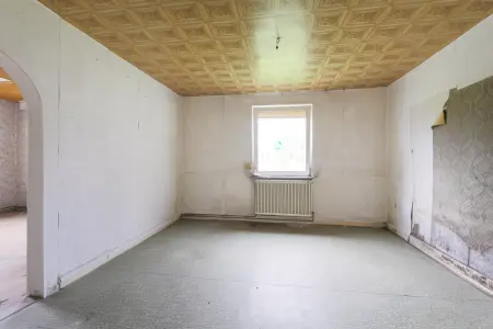 Esszimmer EG der Immobilie: Sanierungsbedürftiges Wohnhaus mit Charme und großem Grundstück (Foto)