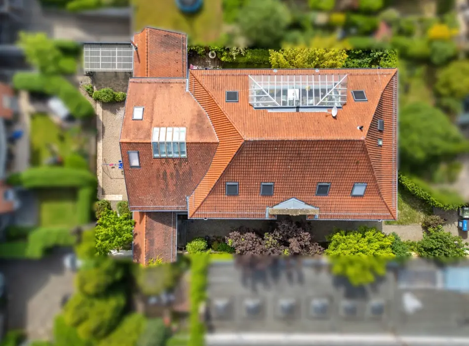 Luftbild der Immobilie: Himmlisch wohnen – ein architektonisches Meisterstück für Visionäre! (Foto)