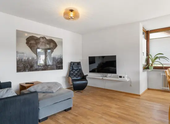 Wohnbereich der Immobilie: Schicke Wohnung mit Weitblick (Foto)