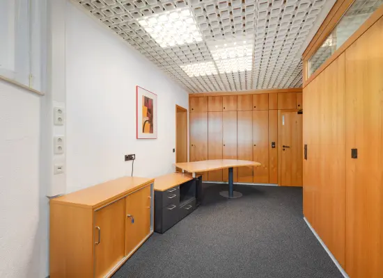 Gewerbe: Beratungsbereichder Immobilien: Büro- / Ladenfläche in Engelsbrand (Foto)