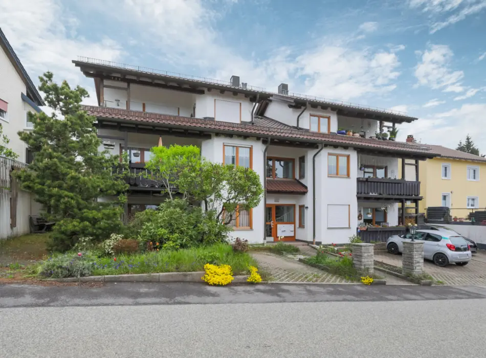 Straßenansichtder Immobilien: Vermietete 1-Zi.-ETW - Ruhiges Wohnen unter dem Dach (Titelbild)