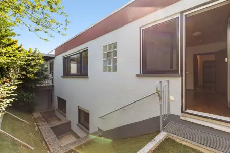 Rückansicht der Immobilie: Schicker Bungalow in Waldbronn-Reichenbach (Foto)