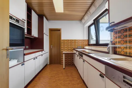Küche der Immobilie: Schicker Bungalow in Waldbronn-Reichenbach (Foto)
