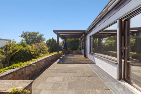 Terrasse der Immobilie: Schicker Bungalow in Waldbronn-Reichenbach (Foto)