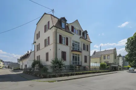 Straßenansicht der Immobilie: Moderne Büroräume in Baden-Baden Oos (Foto)