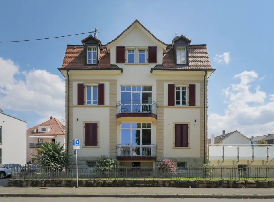Straßenansichtder Immobilien: Moderne Büroräume in Baden-Baden Oos (Titelbild)