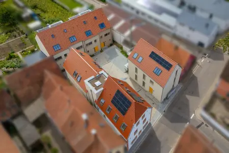 Winzer Ensemble der Immobilie: Licht, Raum & Stil – Ihre neue Wohnung im Neubau mit Südbalkon (Foto)
