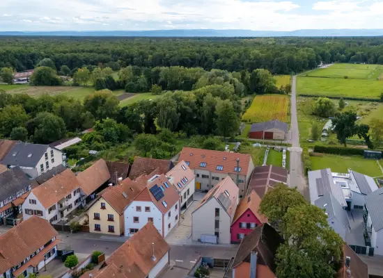Winzer Ensemble der Immobilie: Licht, Raum & Stil – Ihre neue Wohnung im Neubau mit Südbalkon (Foto)