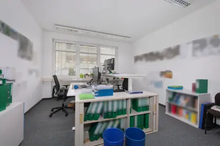 Büroflächen EGder Immobilien: Vielseitig nutzbare Büroimmobilie mit Top-Ausstattung und E-Ladestation in Hügelsheim! (Foto)