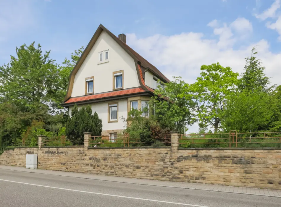 Stilvolles Wohnhausder Immobilien: Viel Platz für die ganze Familie! (Titelbild)