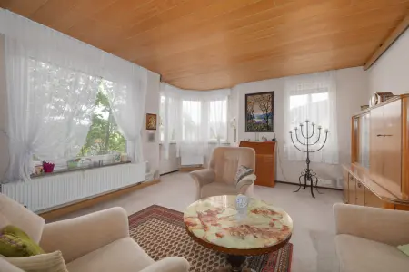 Wohnzimmer EGder Immobilien: Viel Platz für die ganze Familie! (Foto)