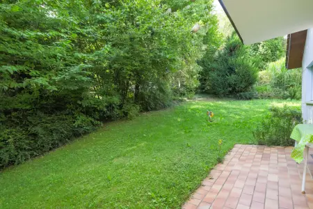 Seitenterrasse Küche EG der Immobilie: Ruhige Feldrandlage! Großzügiges Einfamilienhaus mit Garten in Pfinztal-Söllingen (Foto)