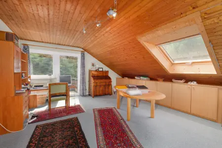 Zimmer DG der Immobilie: Ruhige Feldrandlage! Großzügiges Einfamilienhaus mit Garten in Pfinztal-Söllingen (Foto)