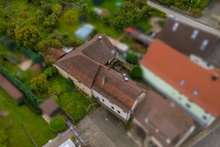 Luftansicht der Immobilie: Ein Zuhause zum Gestalten und Verwirklichen! (Foto)